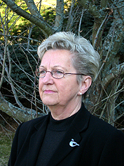 Astrid Husby er en av dem som føler seg støtt av uttrykket "selvmordsparagraf". Foto: Ann Jones, NRK Astrid Husby er en av dem som føler seg støtt av uttrykket "selvmordsparagraf". Foto: Ann Jones, NRK