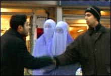 Negativt med burka: Lett å ta feil