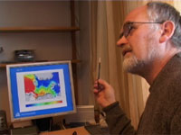 Forskningsleiar Svein Sundby ved Bjerknes Senter for Klimaforskning trur ikkje på dei amerikanske advarslene. Foto: Jo Hjelle / NRK