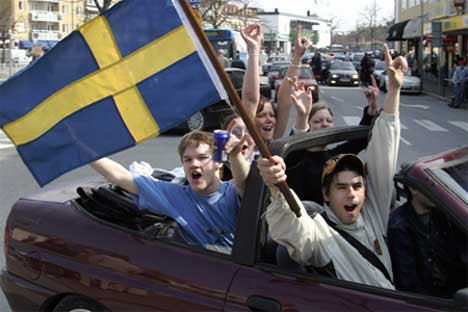 30 nordmenn ble arrestert i Strömstad under skjærtorsdags-feiringen i 2005. Personene på bildet var ikke blant de pågrepne. Arkivfoto: Knut Fjeldstad / SCANPIX