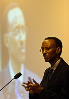 Rwandas president Paul Kagame åpnet folkemord-konferansen i Kigali i dag. (Foto: Reuters/Scanpix)