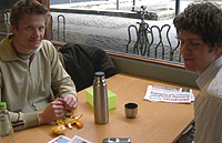 Petter Holst (til v.) og Morten Gjeldstad. Foto: NRK Petter Holst (til v.) og Morten Gjeldstad. Foto: NRK