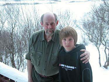Kenneth Eilertsen t h reddet fiskekamerat Inge Bernt Nilsen. (Foto: Cato Håkonsen, Andøyposten) Kenneth Eilertsen t h reddet fiskekamerat Inge Bernt Nilsen. (Foto: Cato Håkonsen, Andøyposten)