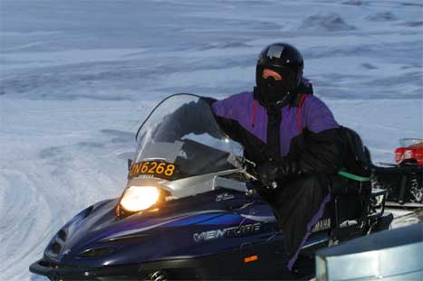 De to studentene tilknyttet NTNU kjørte selv tilbake til Longyearbyen. De to studentene tilknyttet NTNU kjørte selv tilbake til Longyearbyen.