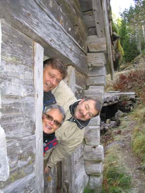 Kjell Fuglehaug, Stine Woxman og Frode Aga. Foto: NRK