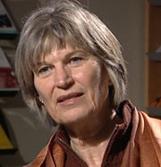 Sosialantropolog Signe Howell mener adpotivforeldre bør bli fulgt bedre opp. Sosialantropolog Signe Howell mener adpotivforeldre bør bli fulgt bedre opp.