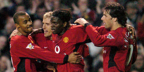 Louis Saha fortsetter å score mål i United-trøya (Foto: AFP) Louis Saha fortsetter å score mål i United-trøya (Foto: AFP)