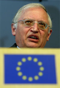 EU-kommisær Gunter Verheugen føler seg lurt av gresk-kypriotenes president. (Foto: Reuters/Scanpix)