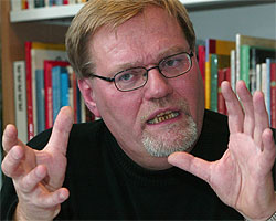 Rolf Reikvam (SV) vil skilje kyrkja heilt frå staten. (Scanpix-foto)
