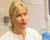 1. amanuensis Tiril Willumsen ved Odontologisk fakultet i Oslo råder deg til å selv ta kontrollen over situasjonen når du sitter i tannlegestolen. Foto: NRK Puls 1. amanuensis Tiril Willumsen ved Odontologisk fakultet i Oslo råder deg til å selv ta kontrollen over situasjonen når du sitter i tannlegestolen. Foto: NRK Puls
