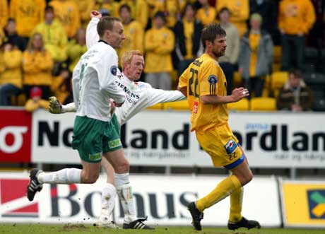 Espen Olsen skyter og lager 1-0 til Ham-Kam. (Foto: Gorm Kallestad / SCANPIX)