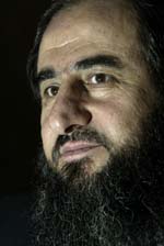 Mulla Krekar risikerer en omfattende tiltale. (Foto: Bjørn Sigurdsøn, Scanpix) Mulla Krekar risikerer en omfattende tiltale. (Foto: Bjørn Sigurdsøn, Scanpix)