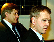 Børre Simonsen (t.h.) og administrerende direktør i OVDS, Tor J. Strand. Foto: Fremover.