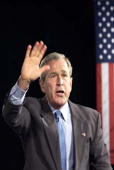 FOR FEDRELANDET?: Striden fortsetter hvorvidt president George W. Bush lurte seg unna mens han var i militære.