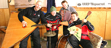 The Balalaika Brothers, Autofil som danseband. Alexander Berg-Hansen (f.v), Jan Erik Larssen, Tor bergebakken og Bjørnar Fjeldvær. (Foto: Autofil)