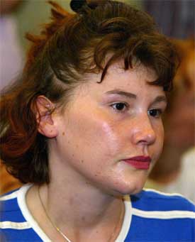 LØSLATT: Maxine Carr ble i dag løslatt med ny identitet og med en domsavsigelse bak seg som forbyr britiske medier å publisere bilder av henne. (Foto:AP Photo /PA, Andrew Parsons) LØSLATT: Maxine Carr ble i dag løslatt med ny identitet og med en domsavsigelse bak seg som forbyr britiske medier å publisere bilder av henne. (Foto:AP Photo /PA, Andrew Parsons)
