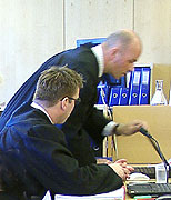 Aktorene Geir Kavli og Erling Grimstad (bakerst.