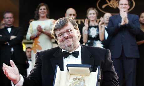 Michael Moore vant Gullpalmen i Cannes for «Fahrenheit 9/11»
