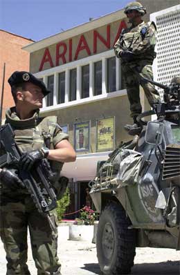 Franske ISAF-soldatar patruljerer i Kabul. (Foto: AFP/Scanpix)