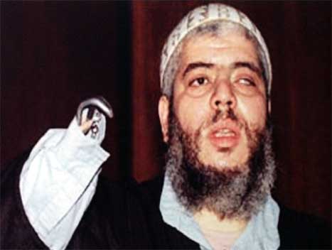 Abu Hamza al-Masri vart arrestert i London i natt. (Foto: AFP/Scanpix)