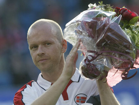 Henning Berg hadde en spesiell dag på Ullevaal stadion i sin siste landskamp. (Foto: Scanpix)