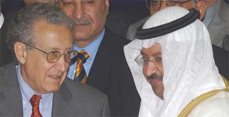 De nye jokerne - Brahimi (t.v) og Iraks nye president Ghazi Mashal Ajil al-Yawer (Scanpix/AP)