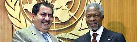 - ULOVLIG: USAs beslutning om å gå til krig mot Irak var ulovlig, mener FNs generalsekretær Kofi Annan. (Arkivfoto: AFP/Timothy A. Clary)