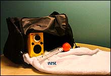 Hovedpremien: En stor strandbag innholdende Reiseradioens egen reiseradio, badehåndklede og vanntermometer