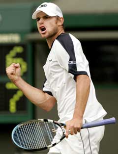 Andy Roddick var fornøyd etter seieren over Taylor Dent. (Foto: Reuters/Scanpix)