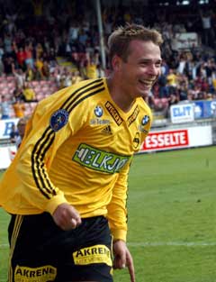 Arild Sundgot scoret ekte hat trick. (Foto: Bjørn Sigurdsøn / SCANPIX) Arild Sundgot scoret ekte hat trick. (Foto: Bjørn Sigurdsøn / SCANPIX)