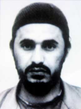 Tips om denne mannen, Abu Mussab al-Zarqawi, kan gi 25 millioner dollar i dusør. (Arkivfoto: Reuters)