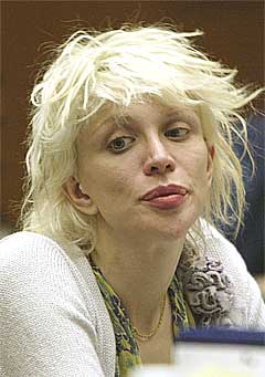 Courtney Love har vært en gjenganger i amerikanske rettssaler de siste åra. Nå vil hun på rett kjøl. Foto: Scanpix.