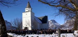 600 personer møtte opp på Audun Bølands begravelse i Vang kirke i Valdres. (Foto: Tor Richardsen/Scanpix)