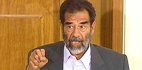 Saddam Hussein m snart i vitneboksen. Foto: CBS/EBU