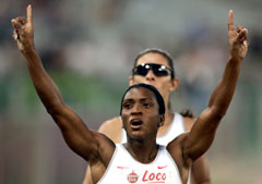 Tonique Williams vinner 400 meter foran Ana Guevara. (Foto: AFP/Scanpix) Tonique Williams vinner 400 meter foran Ana Guevara. (Foto: AFP/Scanpix)