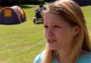 Astrid Kallenbach på Mosvangen Camping har inntrykk av at noen kommer til å betale, mens andre sier de allerede har betalt mye i ferje- og bompenger, så de kommer ikke til å betale. (Foto: NRK)