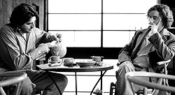 Her er det Alfred Molina og Steve Coogan som snakker om alt og ingenting over en kaffe. Foto: Filmweb. Her er det Alfred Molina og Steve Coogan som snakker om alt og ingenting over en kaffe. Foto: Filmweb.