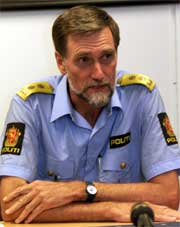 Politimester ved Follo politistasjon , Stein Ulrich, beklager situasjonen distriktet har kommet i, men vil være ærlige på at de er tomme for penger og må kutte drastisk. (Foto : Terje Bendiksby / SCANPIX ) Politimester ved Follo politistasjon , Stein Ulrich, beklager situasjonen distriktet har kommet i, men vil være ærlige på at de er tomme for penger og må kutte drastisk. (Foto : Terje Bendiksby / SCANPIX )