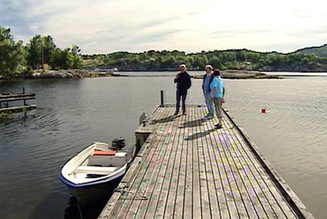 Den ytterste delen av bryggen til Tor Kåre og Oddbjørg Hansen må fjernes, mener Sandnes kommune. (Foto: Odd Rune Kyllingstad/NRK)