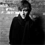 Sondre Lerche: Musikeren kommer til Hankø i slutten av Juli for å være med på Føling i Fjæra. Sondre Lerche: Musikeren kommer til Hankø i slutten av Juli for å være med på Føling i Fjæra.