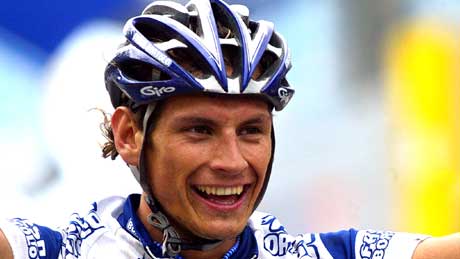 Filippo Pozzato kunne vise fram sitt bredeste smil etter lørdagens etappeseier. (Foto: Scanpix) Filippo Pozzato kunne vise fram sitt bredeste smil etter lørdagens etappeseier. (Foto: Scanpix)