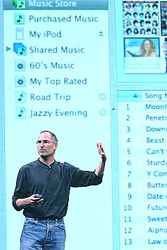 Apple-sjef Steve Jobs og hans iTunes tar stadig et fastere grep om verdens musikk-kjøpere på nett. Foto: Scanpix.