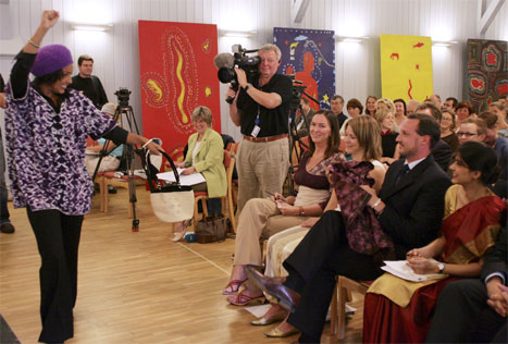 Flerkulturell dans og teater stod på programmet for kronprins Haakon. (Foto: Alf Ove Hansen/Scanpix)