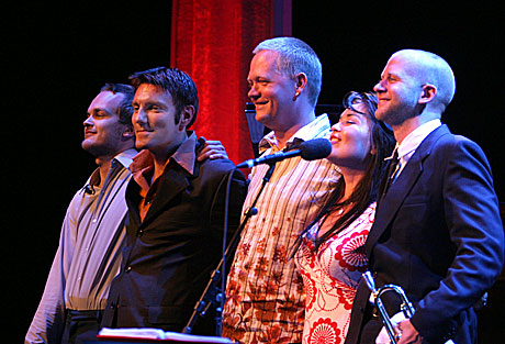 Solveig Slettahjell og Slow Motion Quintet på Moldejazz 2004. Foto: Arne Kristian Gansmo, NRK. Solveig Slettahjell og Slow Motion Quintet på Moldejazz 2004. Foto: Arne Kristian Gansmo, NRK.