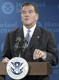 Sikkerhetsminister Tom Ridge høynet terrorberedskapet. Foto: Reuters/Scanpix.