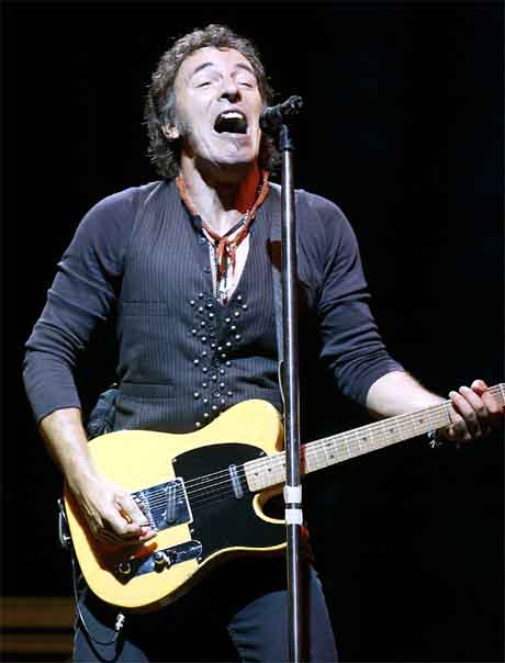 Bruce Springsteen i kjend positur. (Foto: AP/Scanpix)