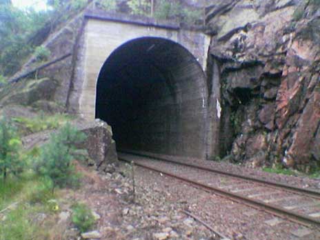 Mørkt hull: I denne tunnelen på Sørlandsbanen ble toget stående. Foto: Odd Rømteland