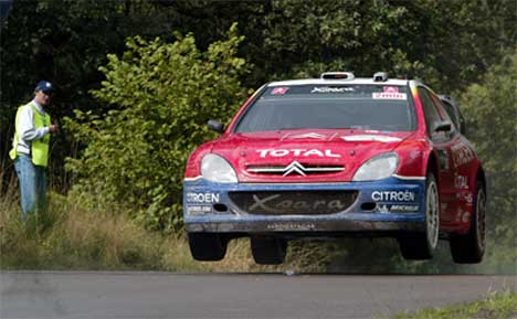 Sebastien Loeb kjører raskest av alle i Rally tyskland 2004, AP Photo/Hermann J. Knippertz Sebastien Loeb kjører raskest av alle i Rally tyskland 2004, AP Photo/Hermann J. Knippertz