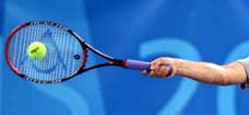 Tennisbanen i Larvik trues av fredede bøketrær. Tennisbanen i Larvik trues av fredede bøketrær.
