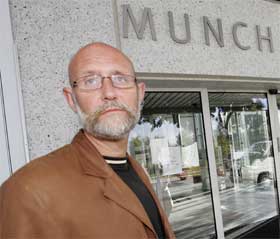 Munch-museets direktør Gunnar Sørensen beklager at museet må stenge